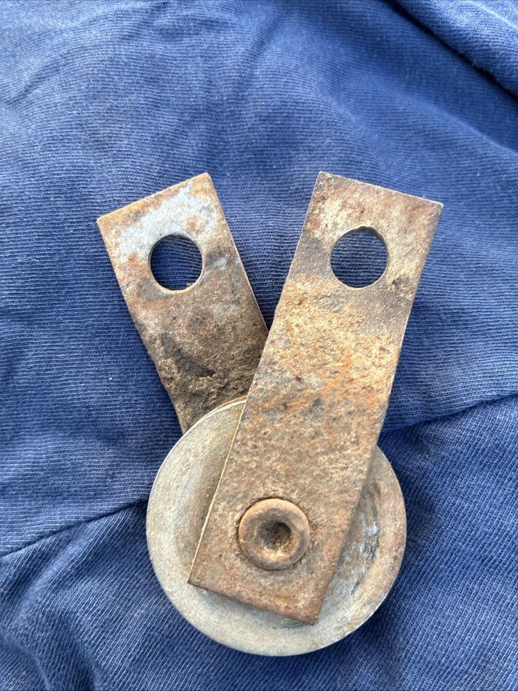 1 1/2” Split Bracket Pulleys (12 Pack)