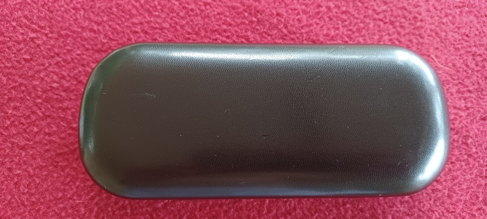 BR Banana Republic sunglasses hard case