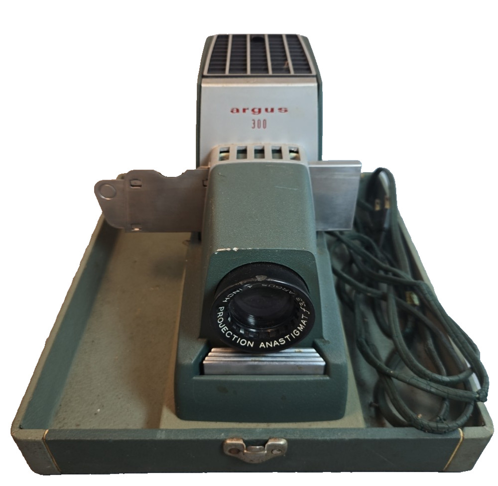 Vintage Argus 300 Automatic Slide Projector With Case Untested