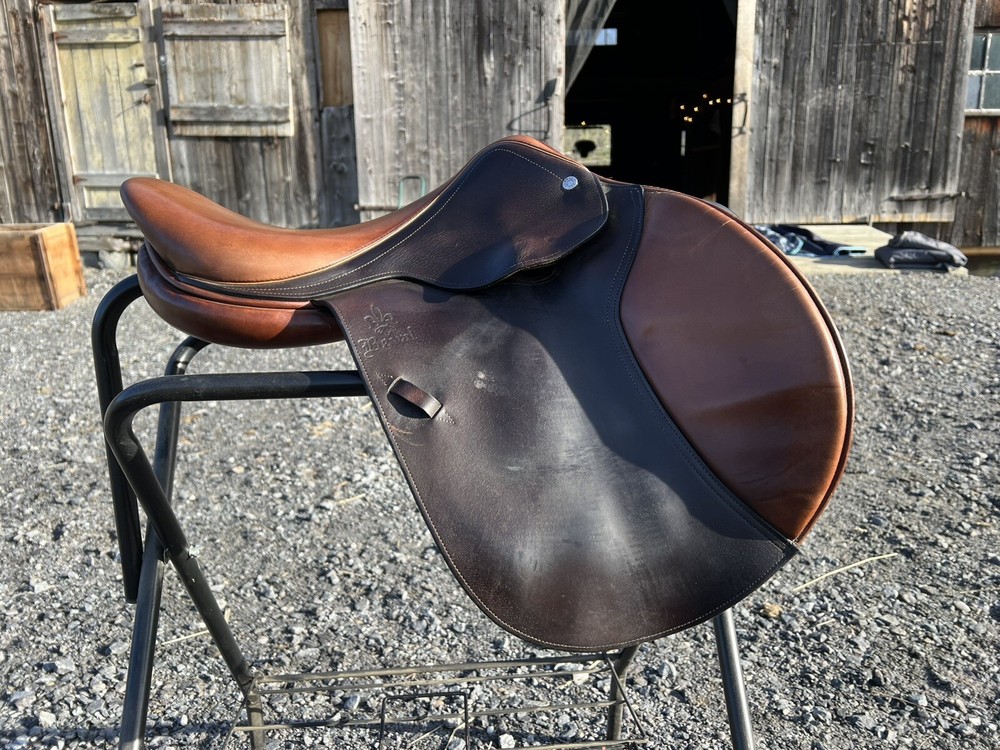 Bevel Close Contact Saddle 16.5”