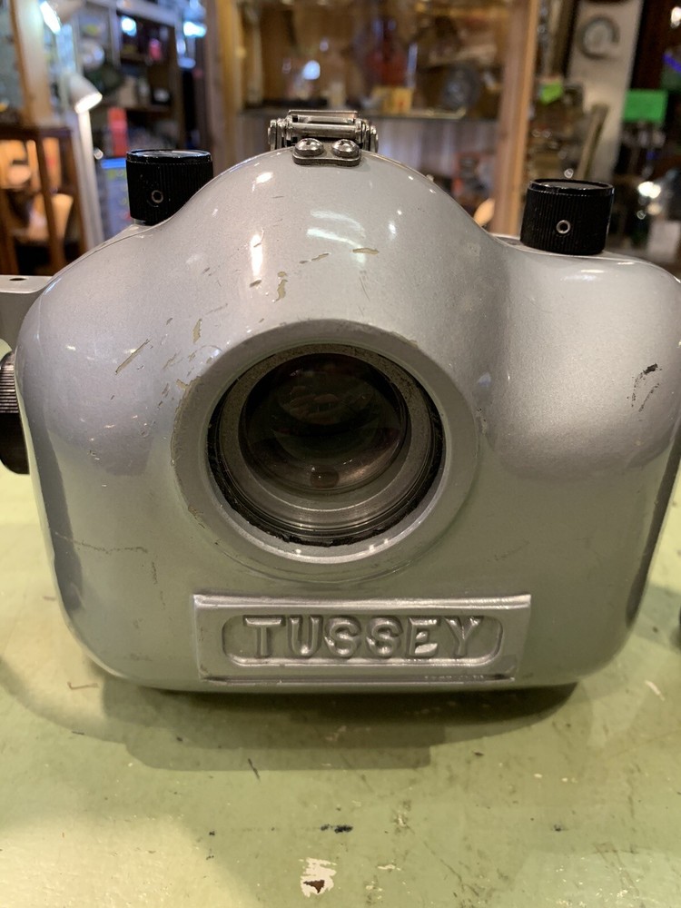 Underwater Scuba camera and flashlight with accessories