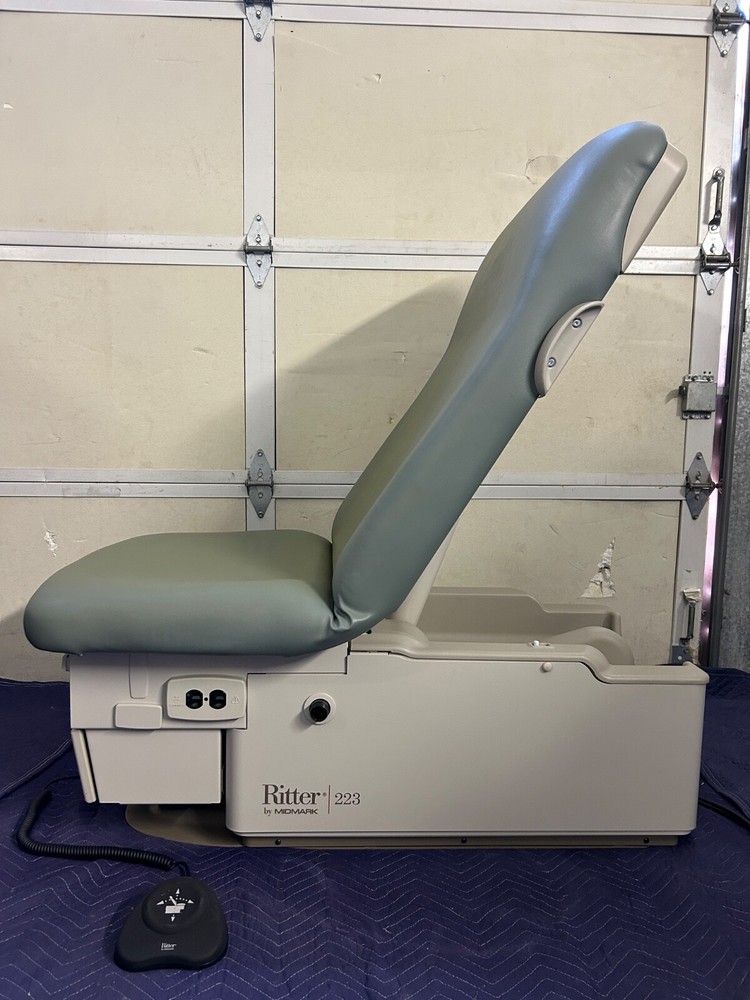 Ritter 223 Power Hi-Low Exam Table Includes Foot Control