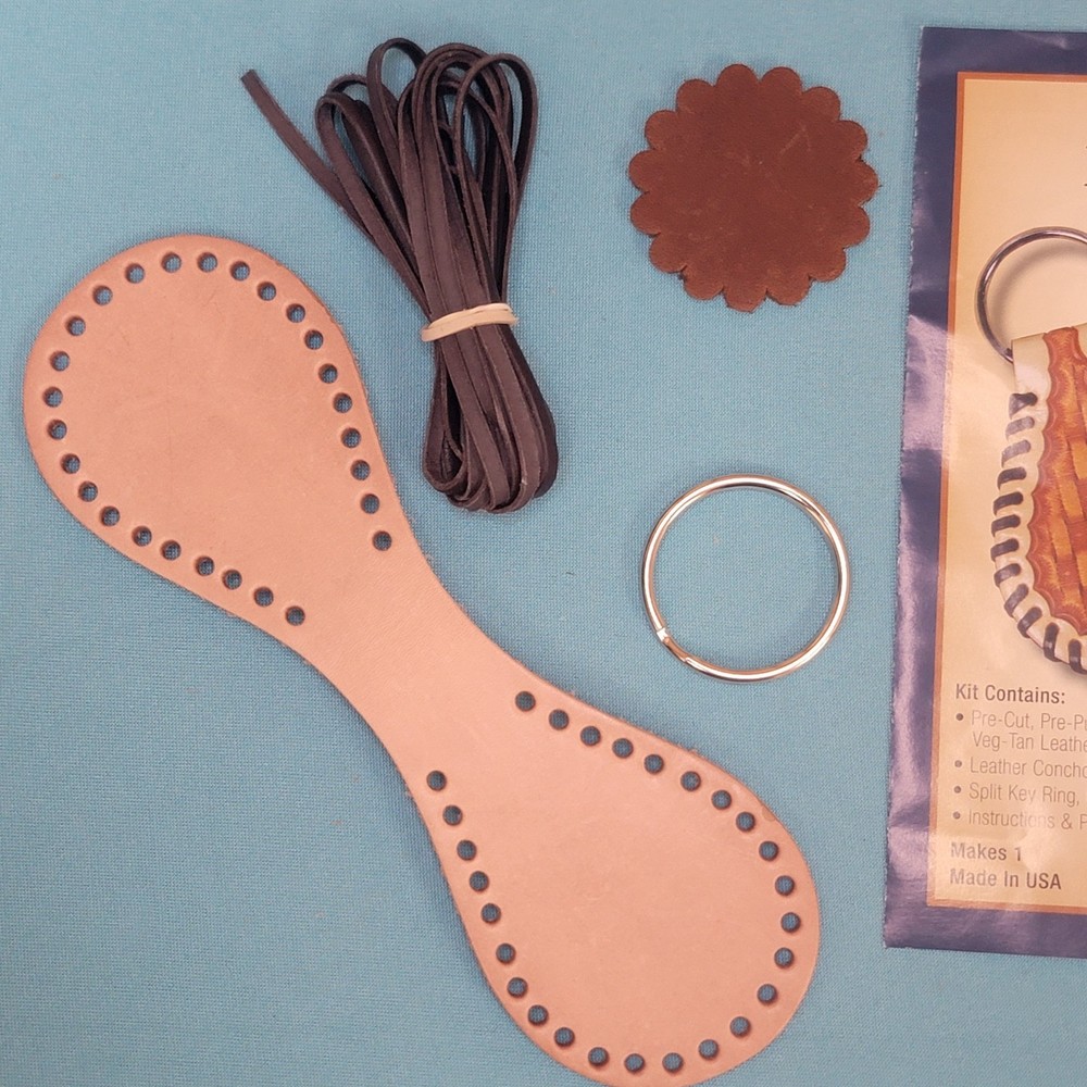 Realeather Laced Key Fob Kit Natural