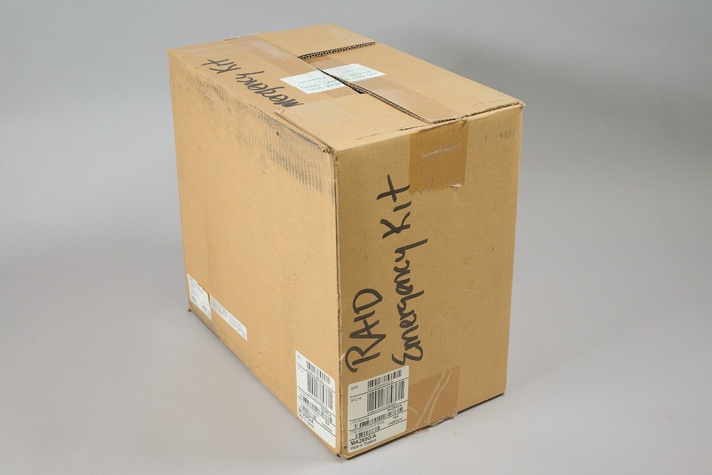 Apple X-Raid Kit includes,Power supply,Drive Module,Cooling Unit,RaidContlr