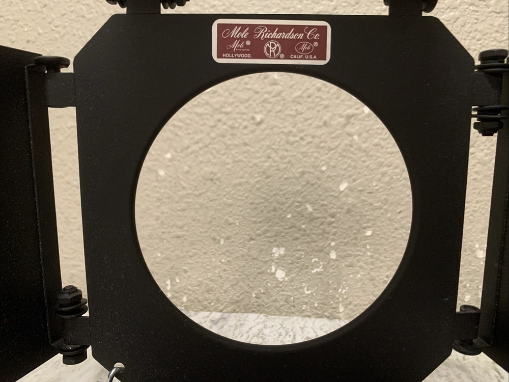 Mole Richardson Barn Doors Light Shield, Mini. With A Chain And Hook