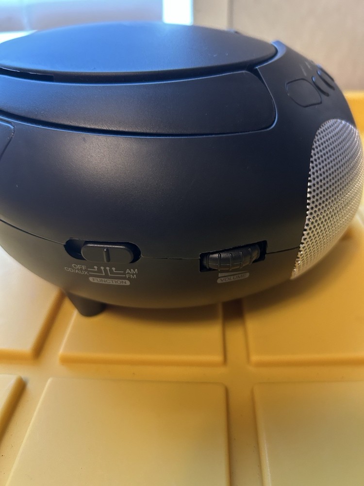 Philco Stereo CD Boombox (Model No. PBB1005)