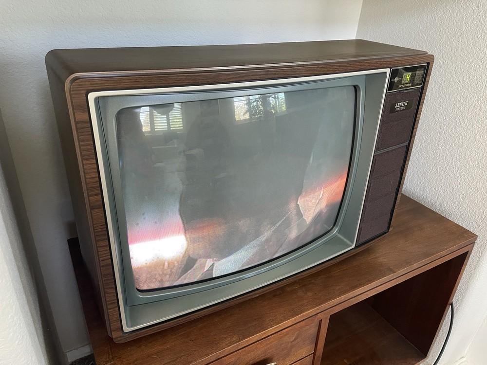 1985 Zenith SA1927W System 3 Space Command 19" CRT TV