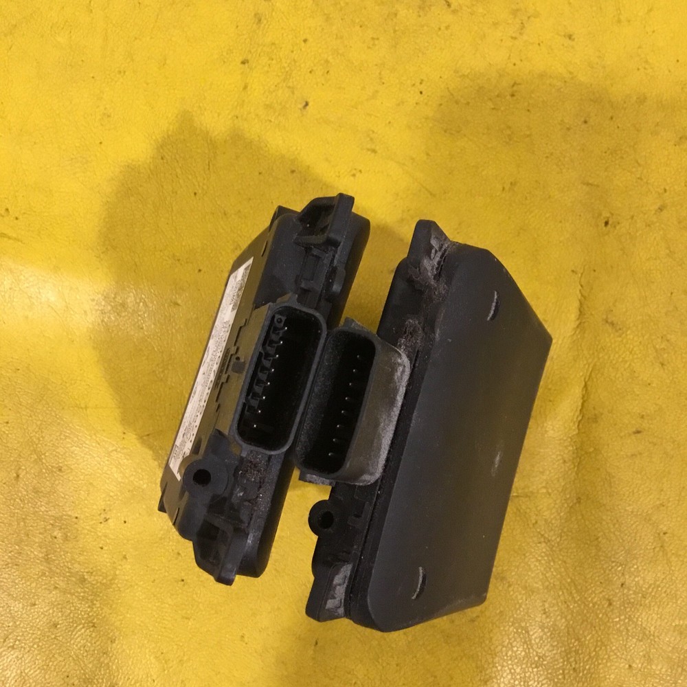 2019-2020 Cadillac Escalade XT4 Left Right Side Object Sensor Alert 84467895 OEM