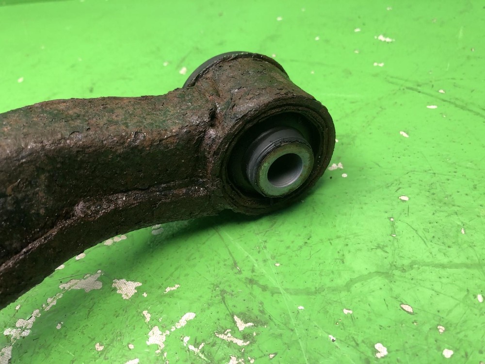 MITSUBISHI SHOGUN LF Upper Left front Control Arm Mk3 (V60) 99-07