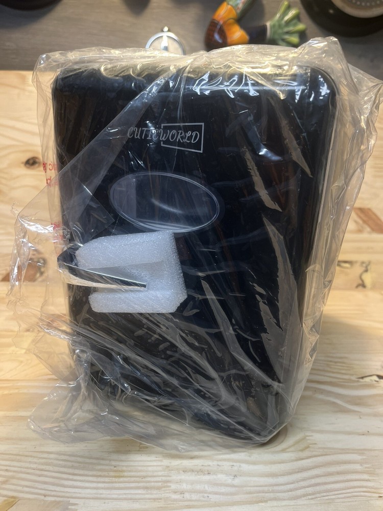 CutieWorld Retro Style Makeup Refrigerator 4L