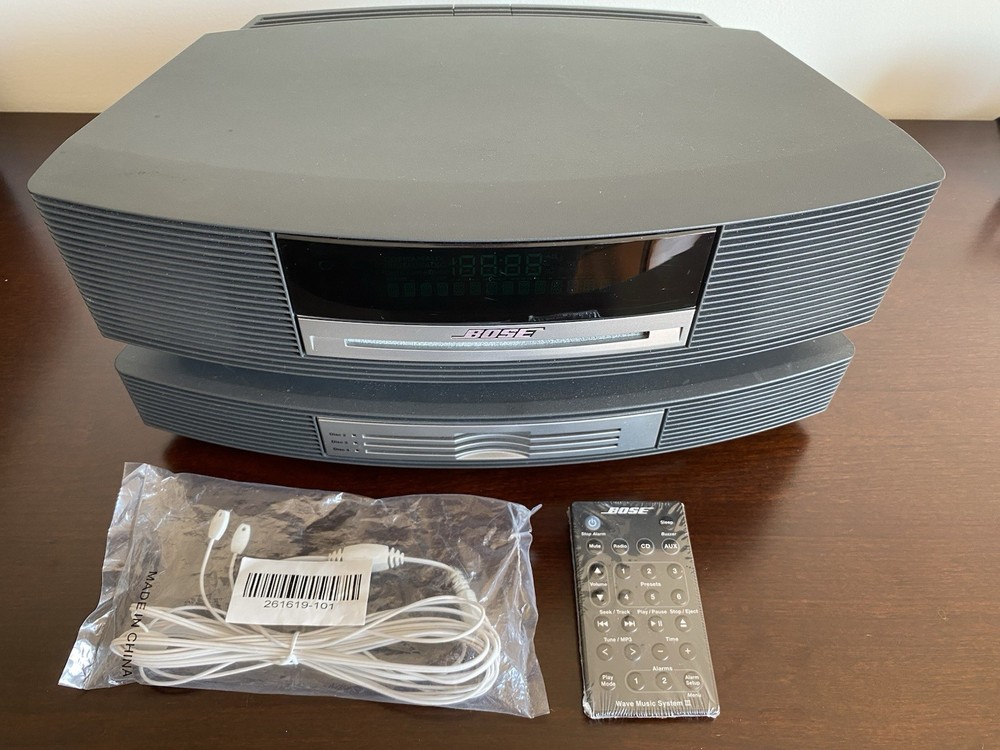 Bose Wave Music System with 4-CD Changer Remote Control AM/FM CD Player