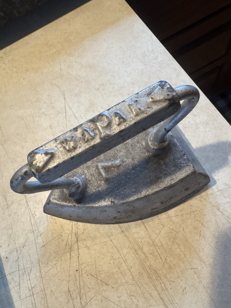 VTG Wapak #7 Cast Iron Press With Handle