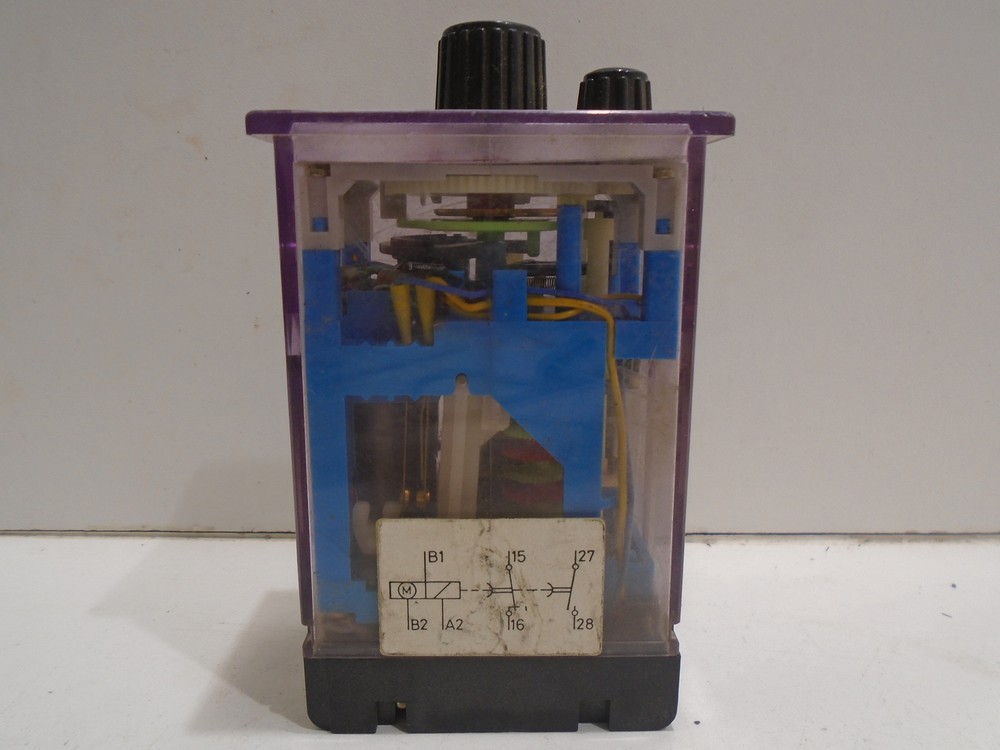 DOLD 7666.21/031 DELAY TIMER RELAY 1110V