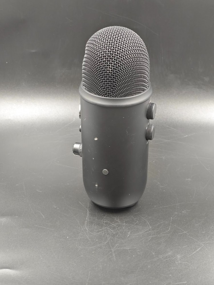 Blue Yeti USB Desktop Streaming Podcasting Microphone Black Used Working