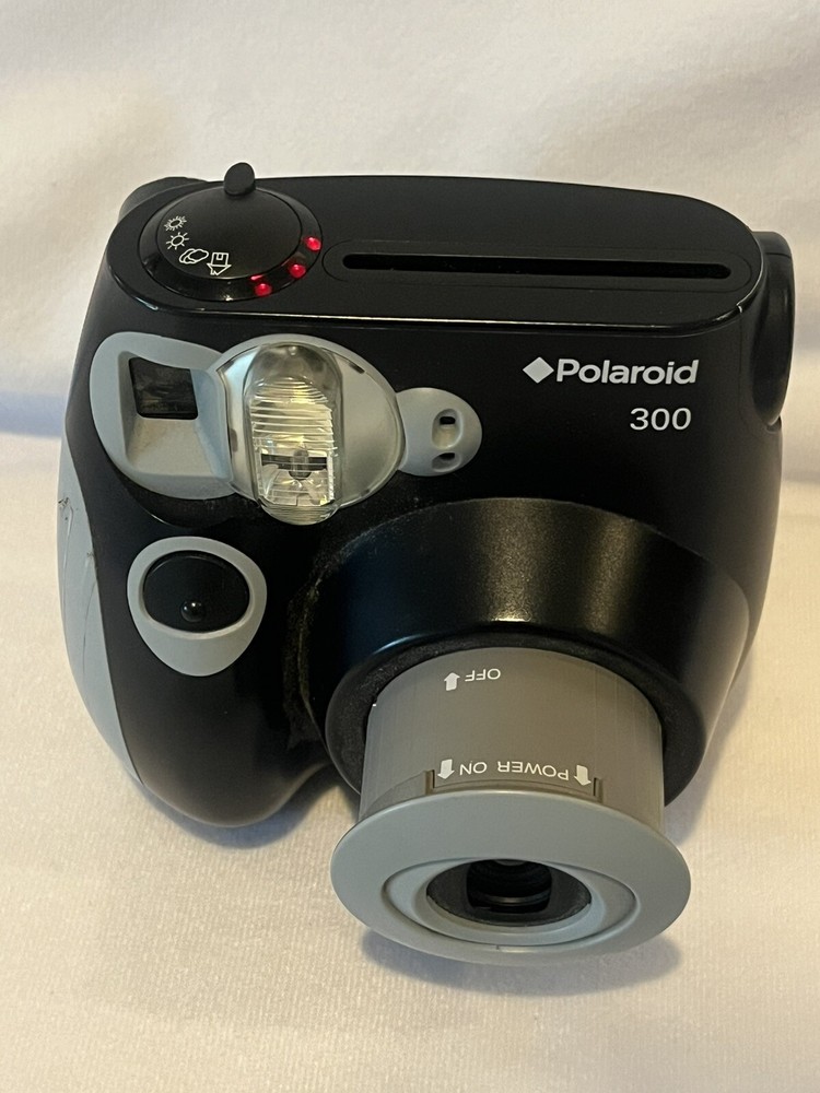 Polaroid 300 Camera in Black Instax GUC
