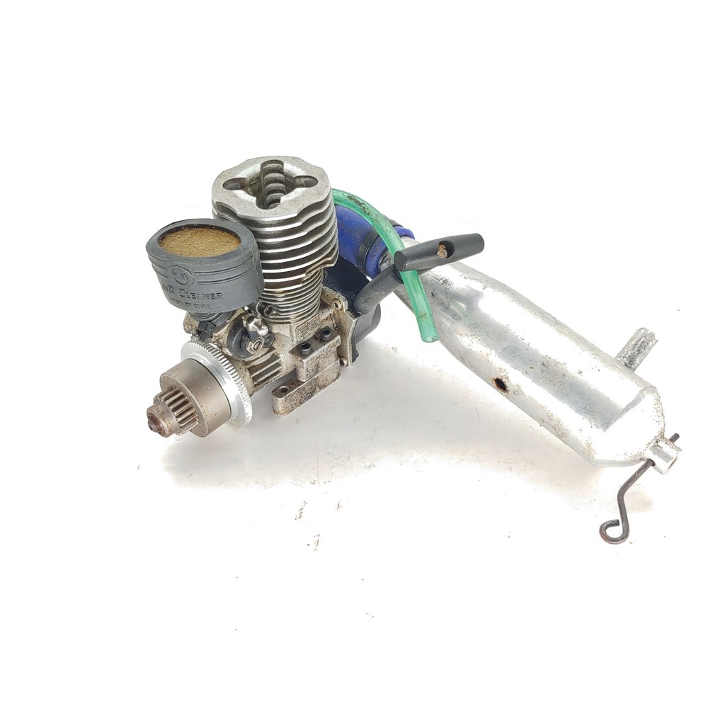 Vintage Team Associated .15 Nitro Engine w/ Pull-Start, Exaust Pipe, Mounts