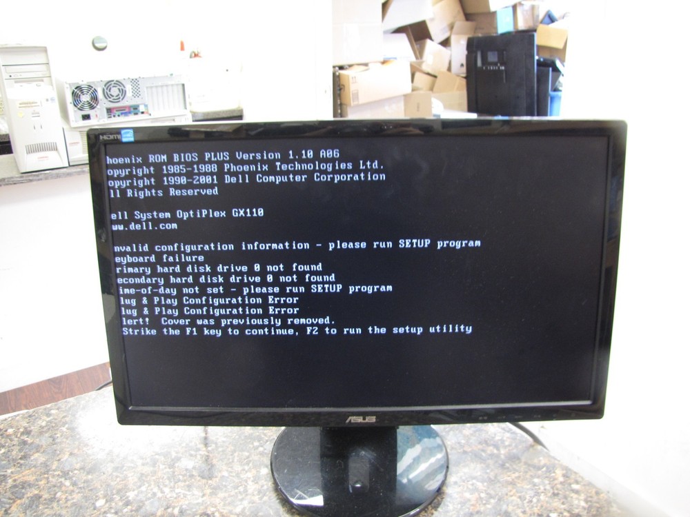 Dell OptiPlex GX110 Intel Pentium III PC Computer - no HD, powers on