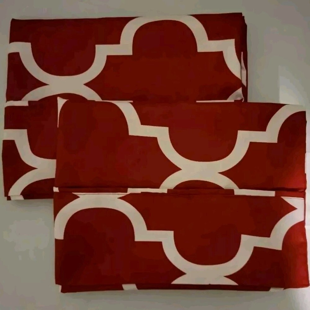 Set Oof 2 Red & White Abstract Design Pillowcases by Utopia Bedding.  Stan/ Quee