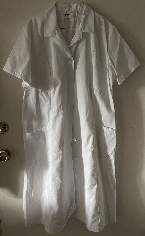 Size 46 Short Sleeve Fitted Laboratory Coat