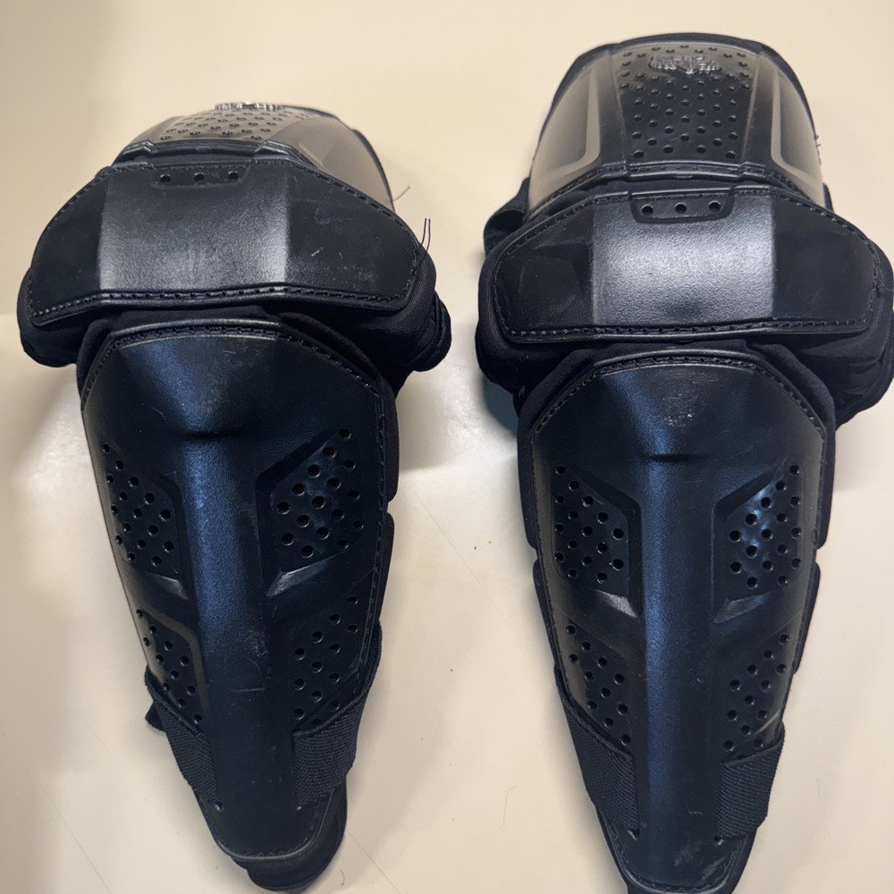 Fox Racing Launch MTB Elbow Guards - Pair - Sizes S / M Black