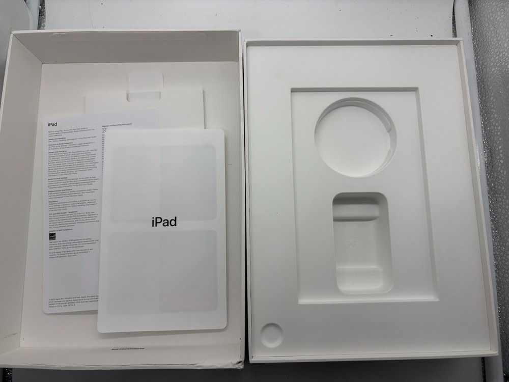 Apple iPad 10th Generation A16 EMPTY BOX with Manuals