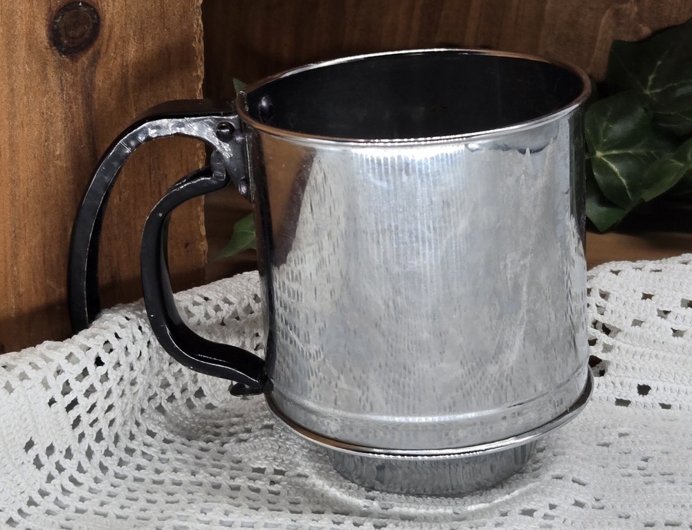 flour sifter w/ fall barn (26068) hand painted