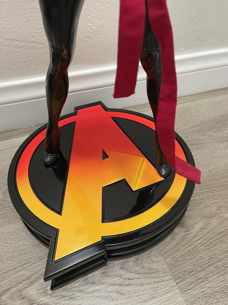Sideshow Collectibles Exclusive Ms Marvel Premium Format Statue Marvel (READ)