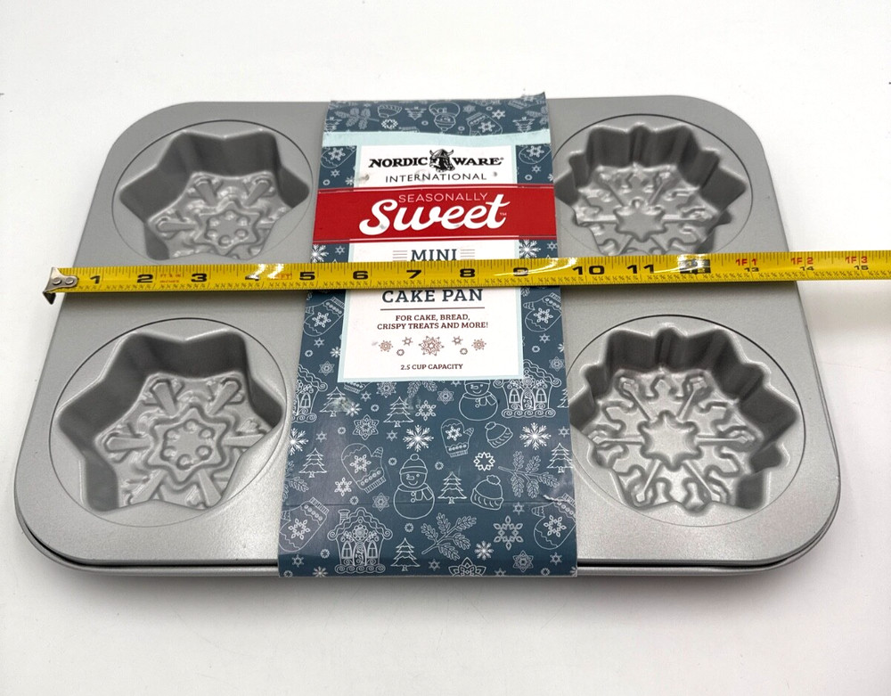 Nordic Ware Mini Snowflake Mold Cake pan