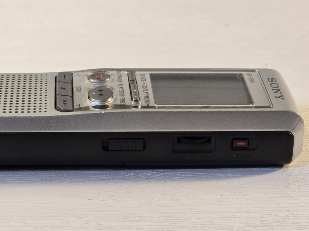 Sony ICD-8500 Digital Voice Recorder Handheld Tested