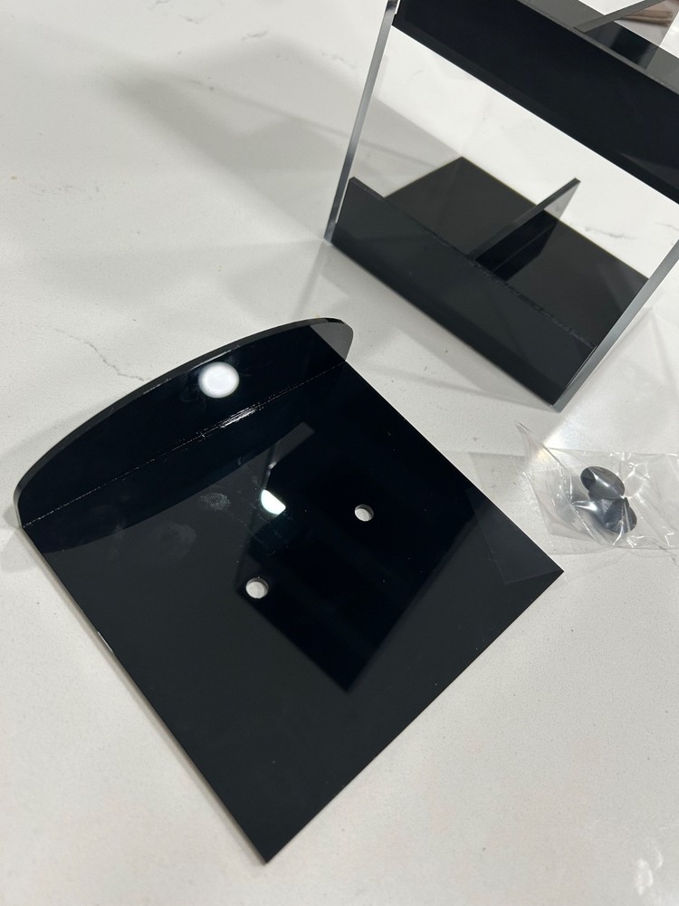 Portable Retail Display Case - Medium size with black separations - Acrylic