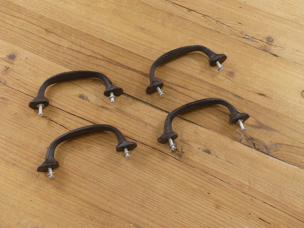 4 CAST IRON HANDLES RUSTIC DRAWER PULLS 5 1/4" LONG **SMALL HOLES IN CASTING*