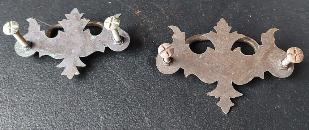 ARCHITECTURAL SALVAGE LOT. METAL PULLS. 2pc.