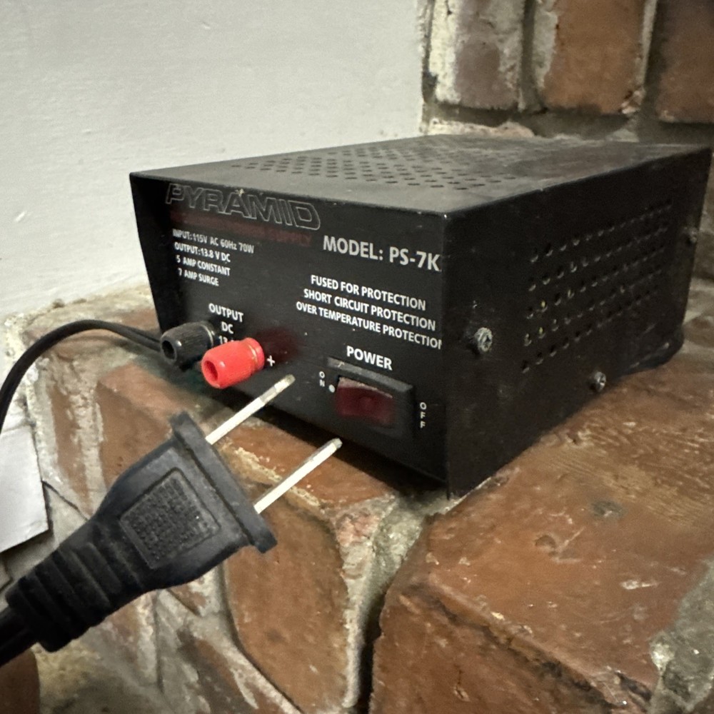 Pyramid PS-7KX Regulated Power Supply