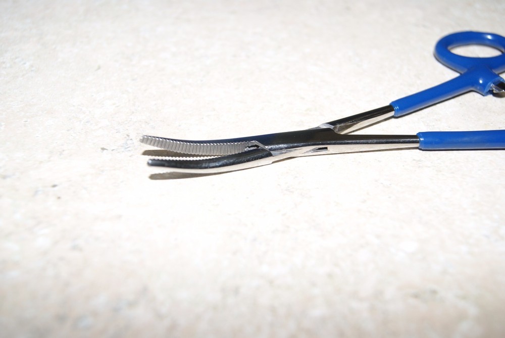 CURVED END HEMOSTATS NEW WATCH / CLOCK TOOLS / HOBBY TOOLS