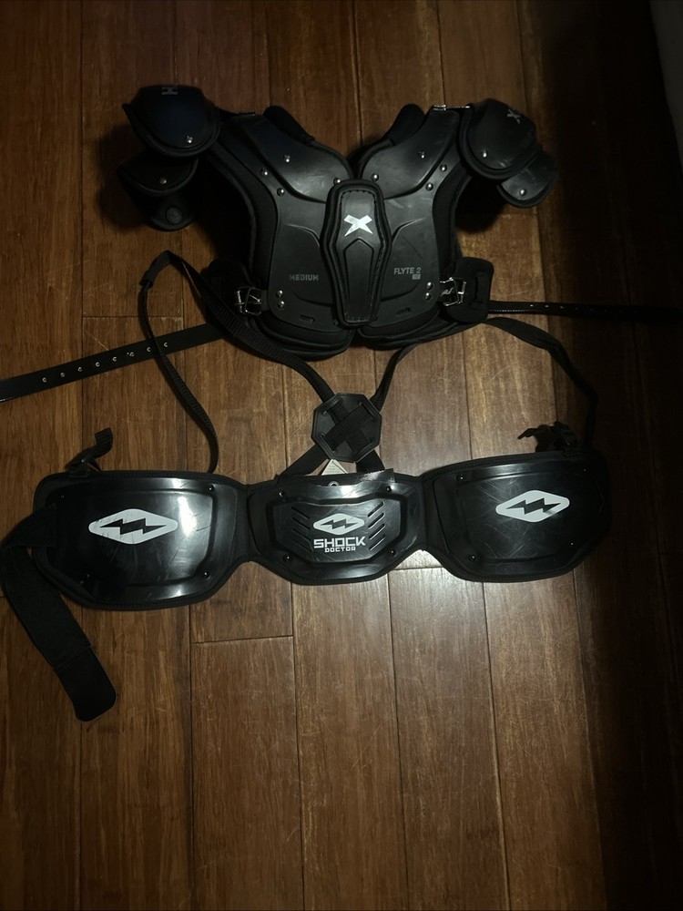 Only Used For 2 Seasons , Everything Is In  Good Condition. Size