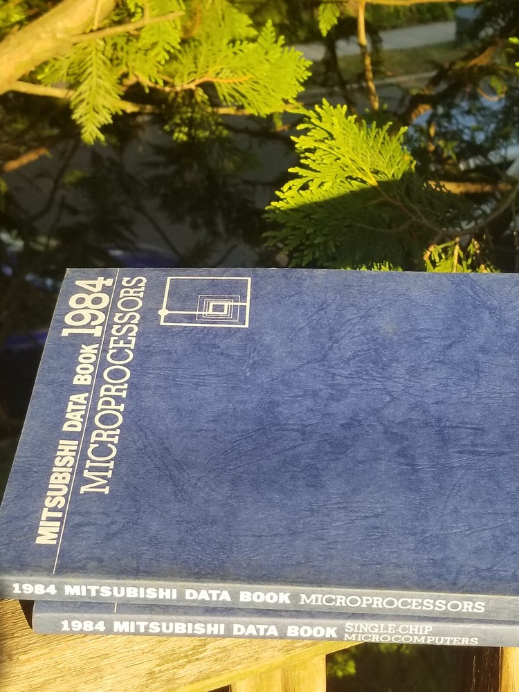 2 VINTAGE ELECTRONICS BOOKS DATA 1984 MITSUBISHI MICROPROCESSORS & SINGLE CHIP