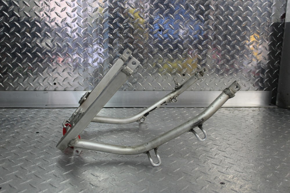 2000 SUZUKI GSXR600 REAR SUBFRAME BACK SUB FRAME
