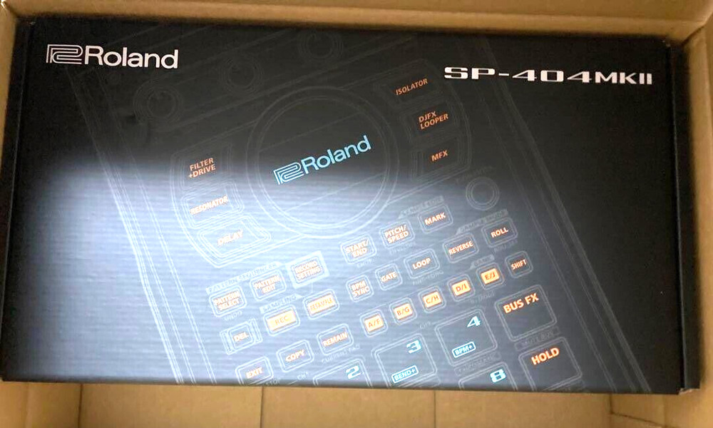 Roland SP-404 MK2 Creative Sampler and Effector LINEAR WAVE Beat Making From JP