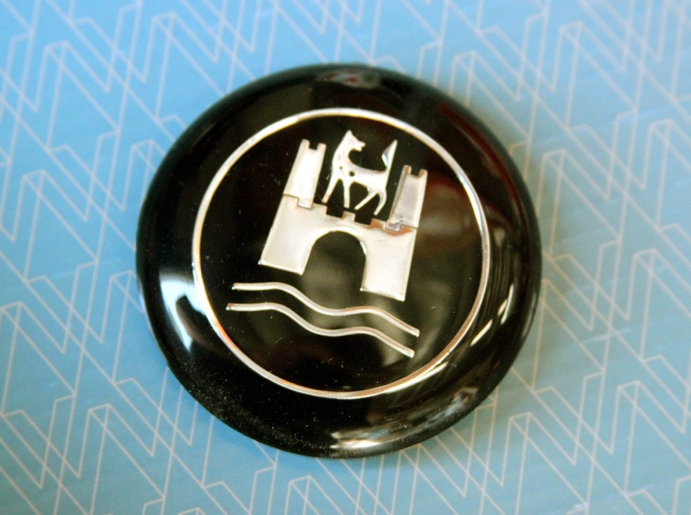 1960-1971 VW Beetle & Super Beetle Wolfsburg Crest Horn Button