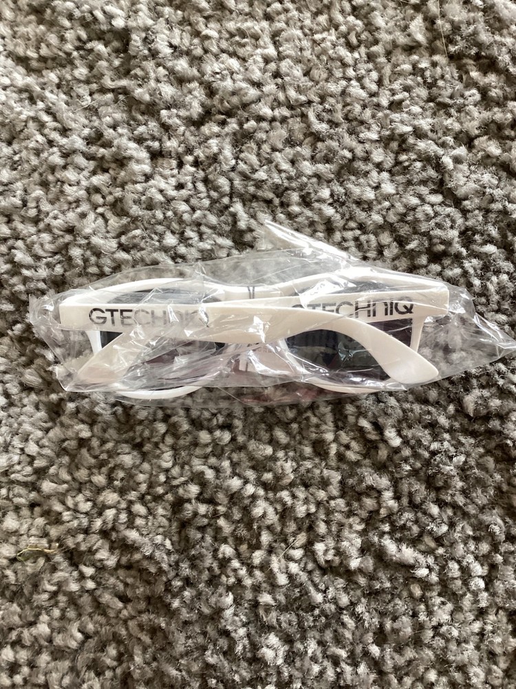 GT WHITE SUN GLASSES