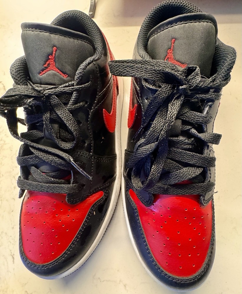 Boys Jordan 1 Low Top Size 6