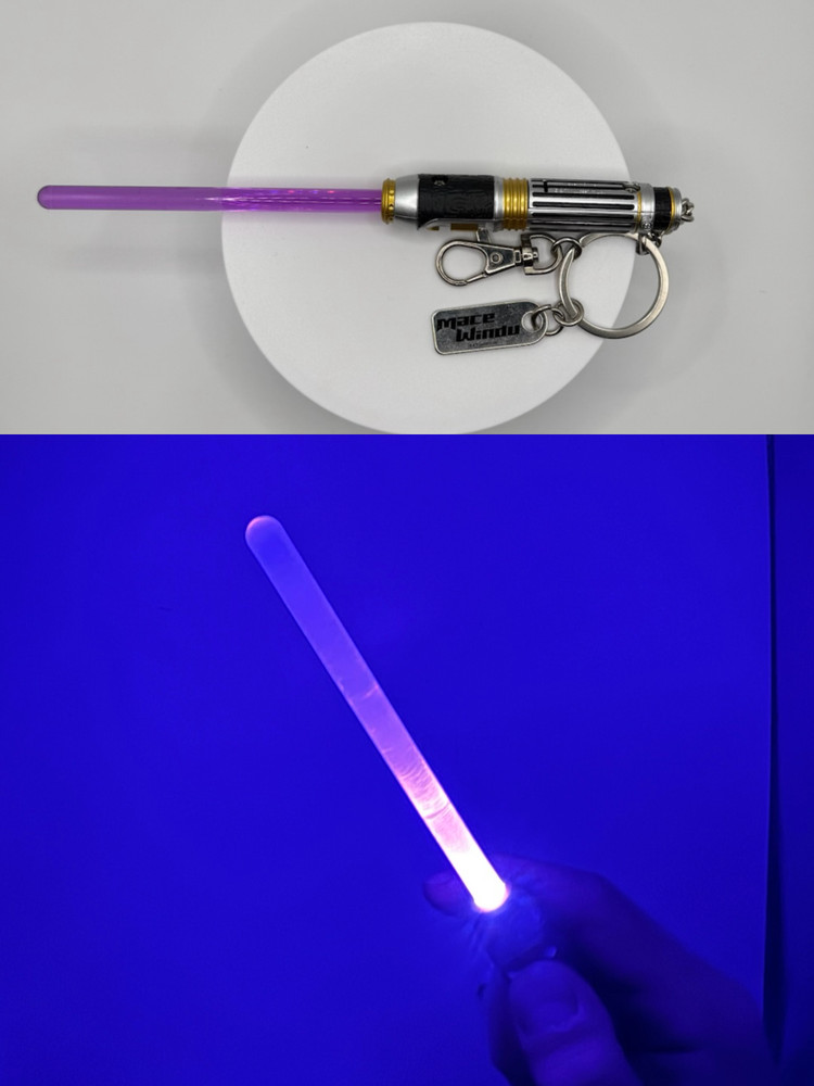 Star Wars Lightsaber Keychains – Light-Up Collectible Set (Multiple Characters)