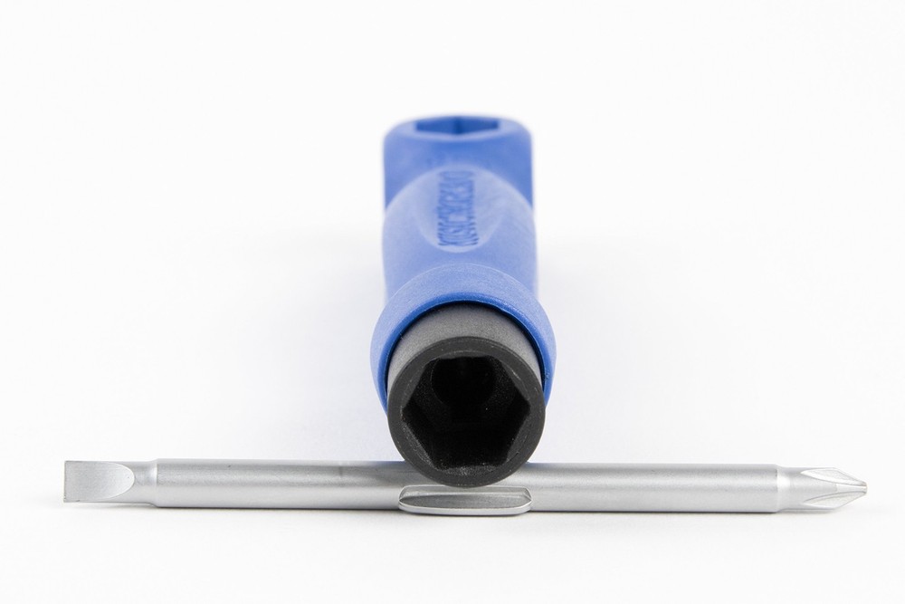 The Octopus 8 ’N 1 Tech Tool (MN227)