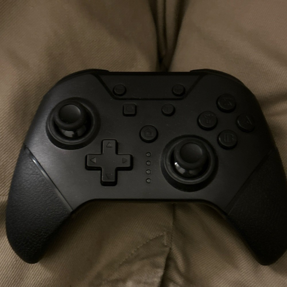 Nintendo Controller Bundle with Carrying Case and Accessories READ DESCRIPTION