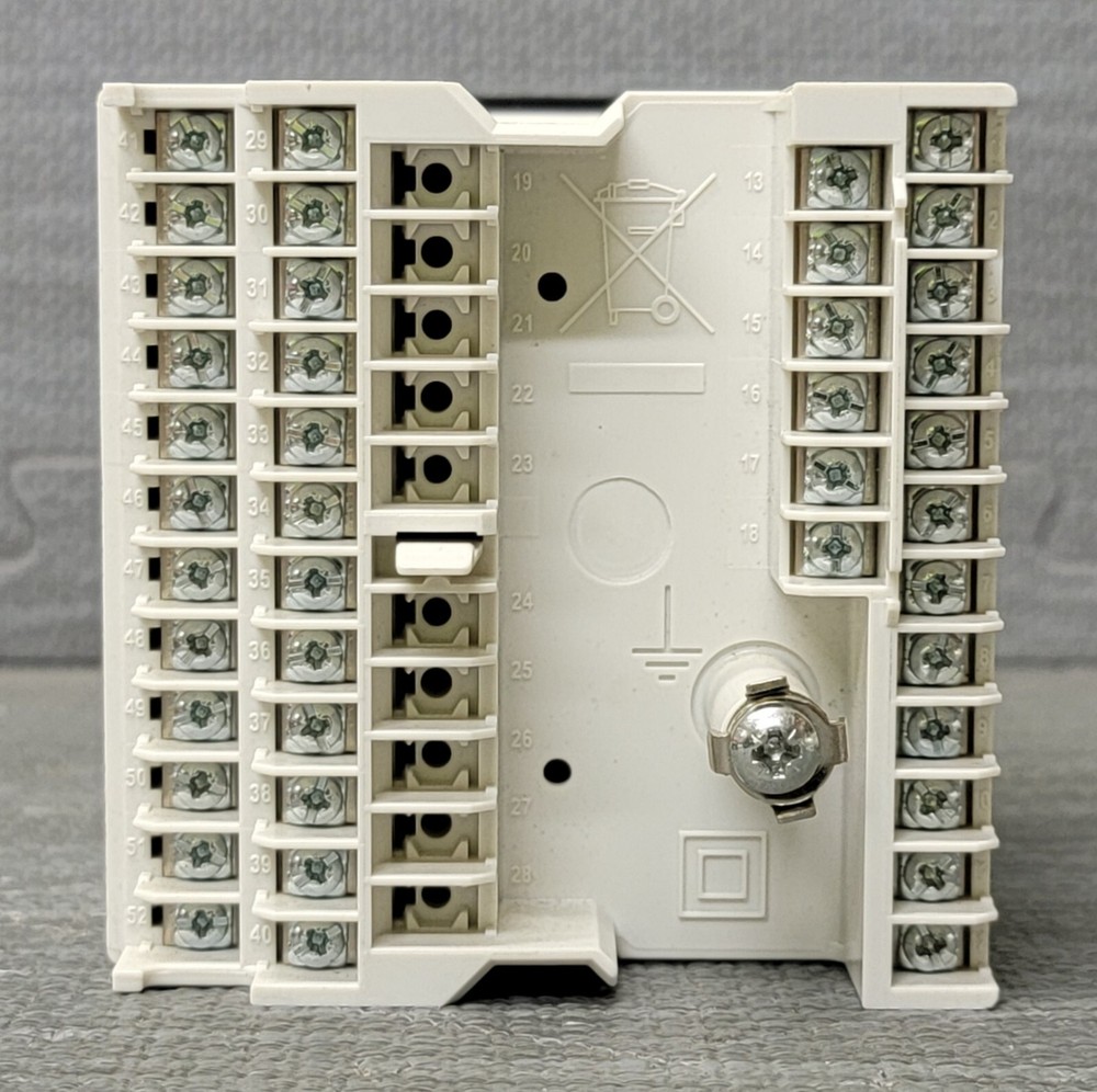 ABB CM30/3E0S0E0/STD ControlMaster CM30 Controller Great Working Condition
