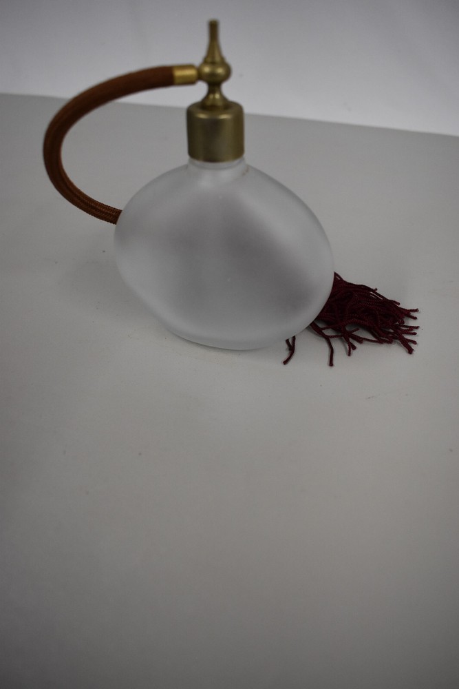 Vintage refillable perfume embossed swan bottle, with Atomizer 4.5"