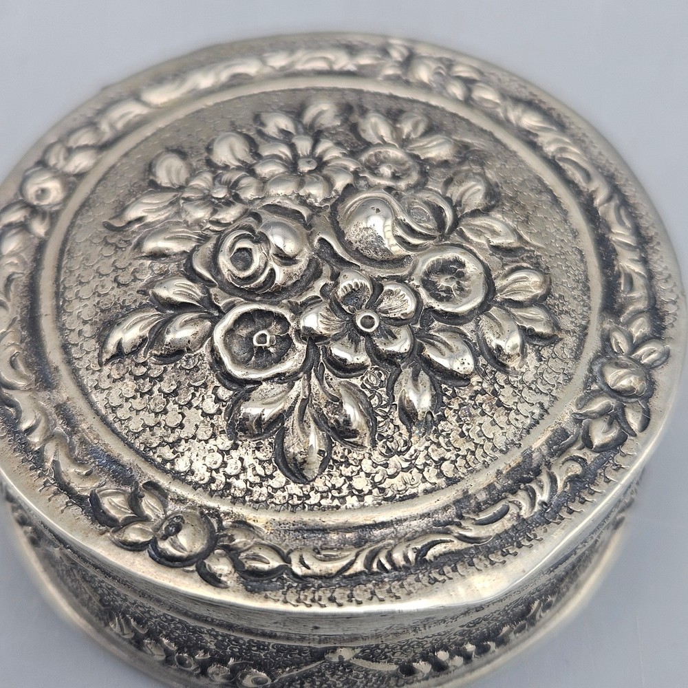 Round Repousse 800 Silver Box - Floral