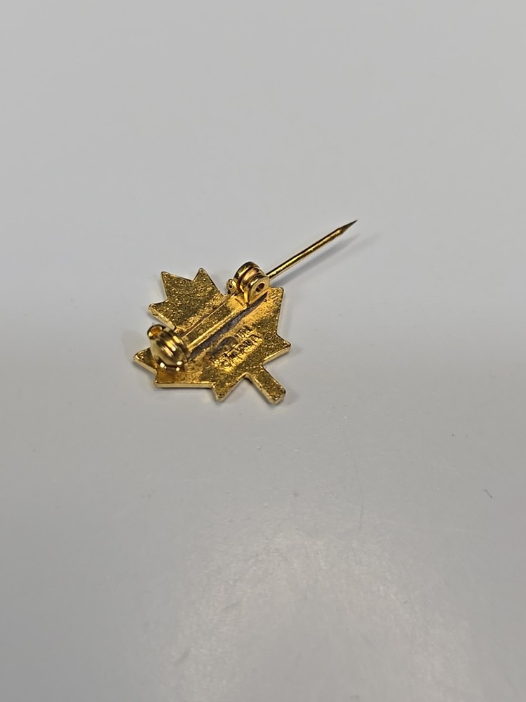 Canada Maple Leaf Souvenir Lapel Pin Very Small Size