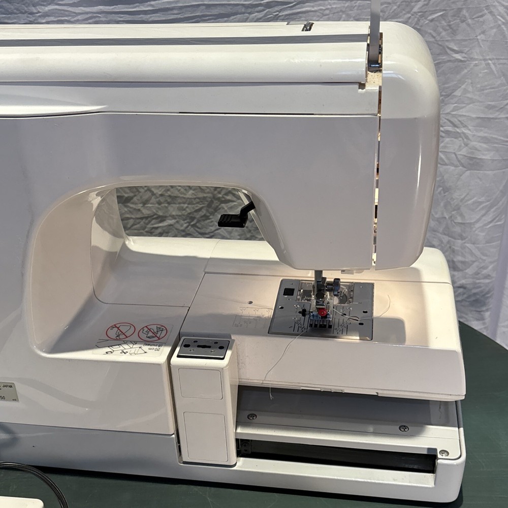 Janome Memory Craft 9500 Computerized Embroidery Sewing Machine MC9500 Tested