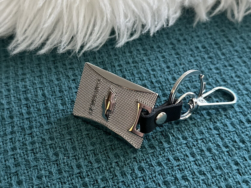 Chevy ** ( Logo )  ** Keychain ** METAL **